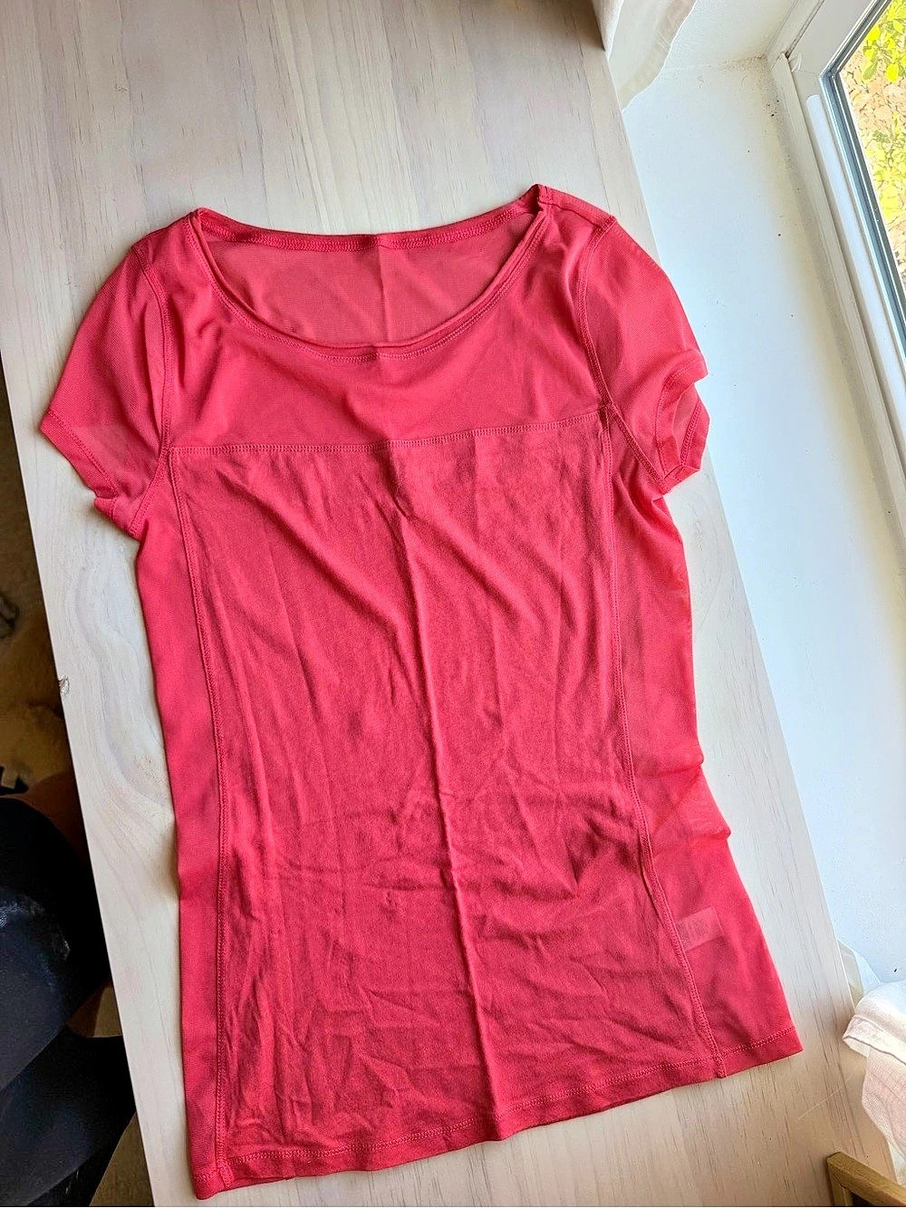 Express Short Sleeve Top in Pink Size Small